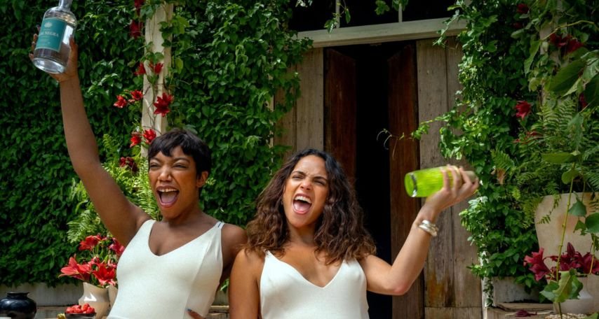 Adria Arjona and Naomi Ackie in Blink Twice (2024) Photo by Courtesy of MGM - © MGM